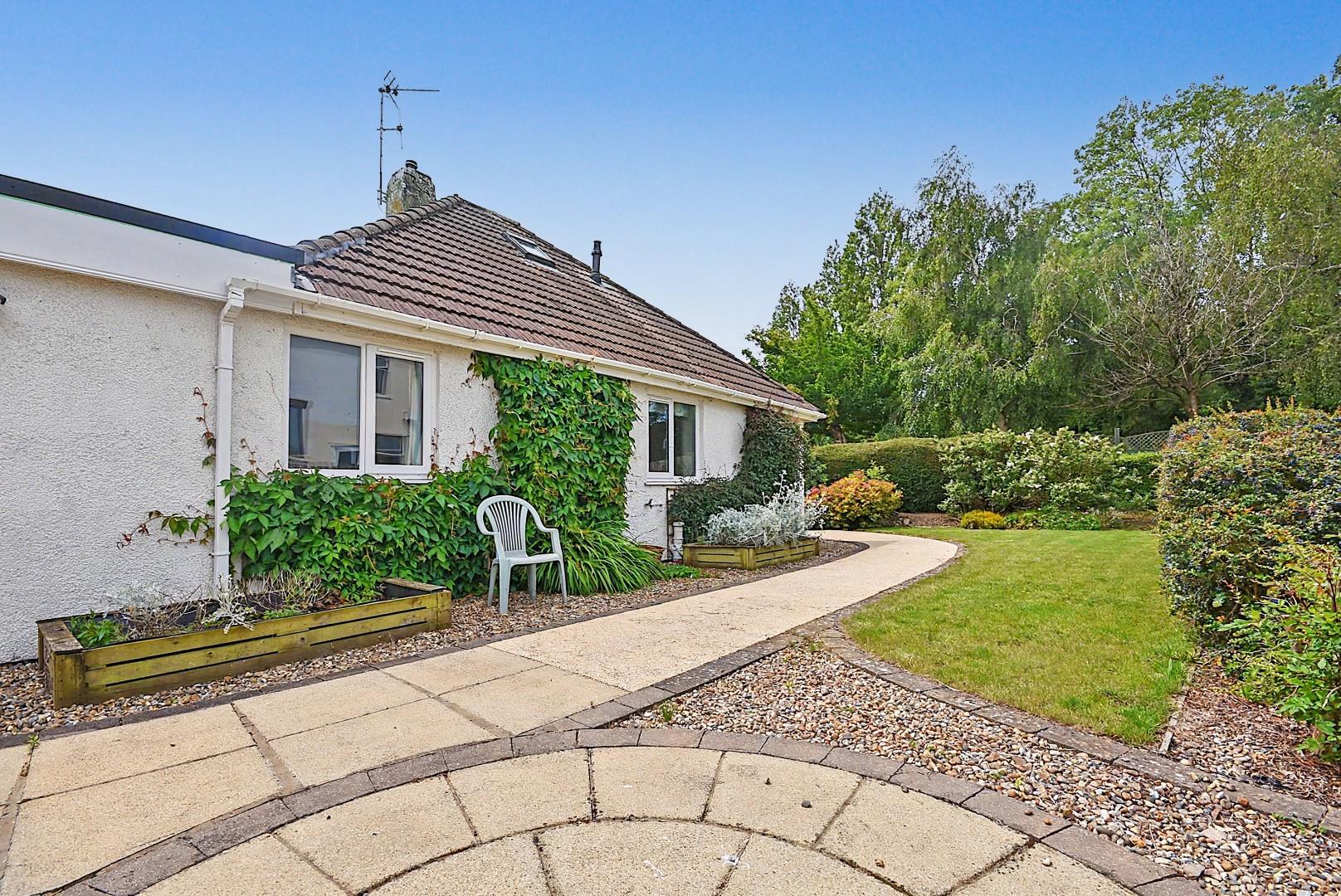 17 Charteris Close, Penarth, CF64 5RT